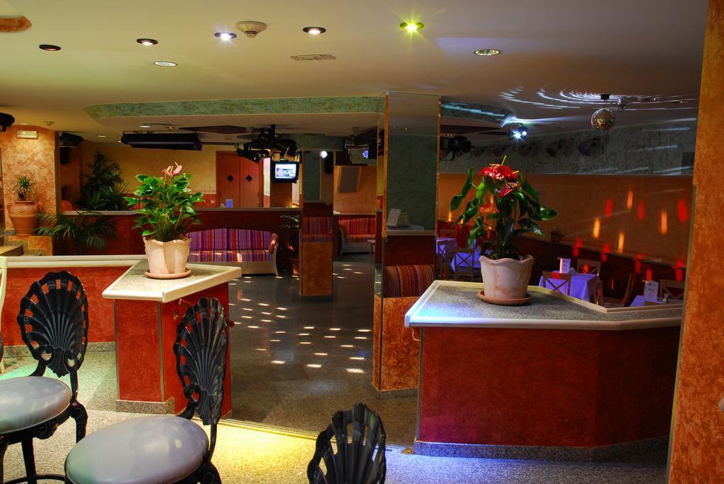 Le Nereidi & Con Piscina-tennis-fitness-parcheggio Coperto-sala Conferenze Hotel 3*